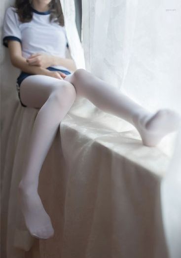 待绽蔷薇